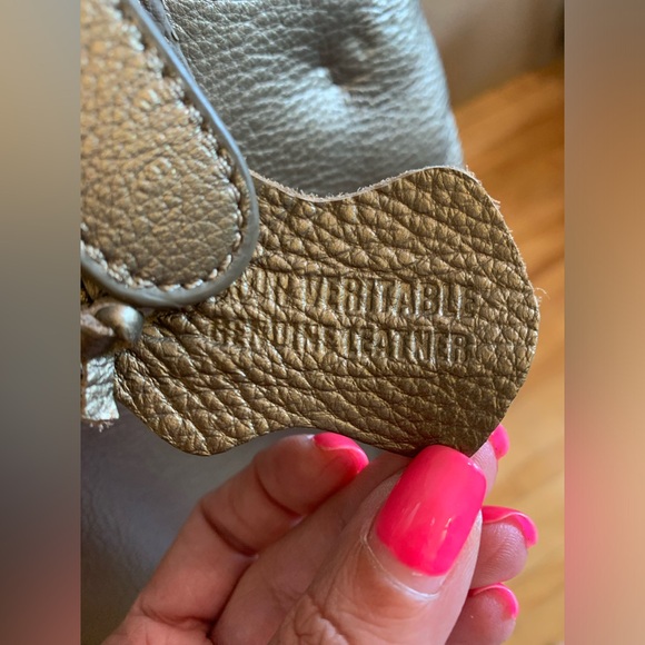 Genuine Leather Metallic Bronze Tote Bag in EUC. - Picture 4 of 4